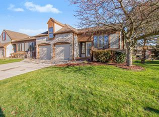 1130 Rolling Green Ln, Lansing, MI