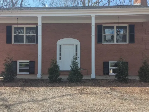 337 Carrsbrook Dr, Charlottesville, VA 22901