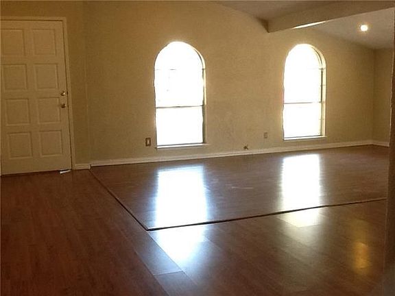 2nd image of 4521 Mint Dr