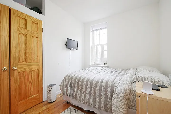 647 Franklin Ave #1RR — Photo 7