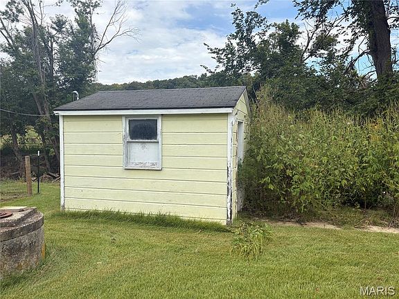 3rd image of 5503 Hamburg Michael Rd