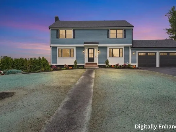 105 Stafford Rd, Lowell, MA 01852