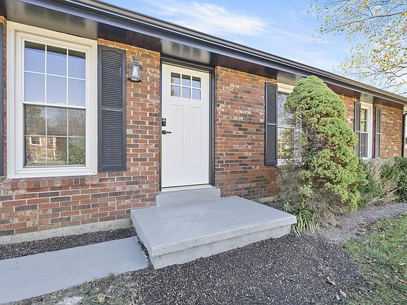 2nd image of 1902 Beechmont Pl