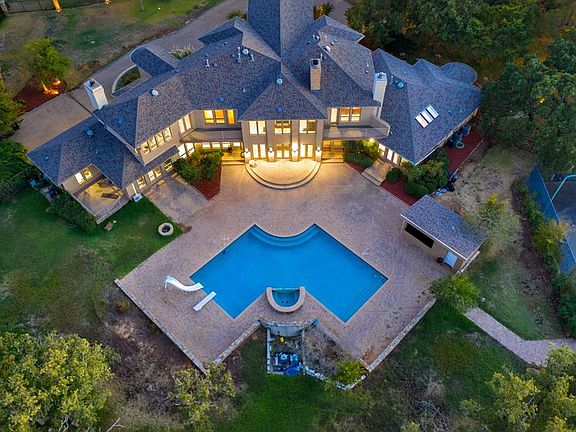 2nd image of 8433 Meadowbrook Dr