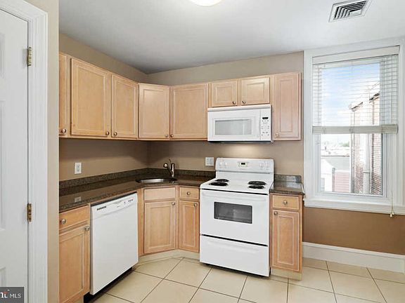 5th image of 2332 S Broad St Floor 2
