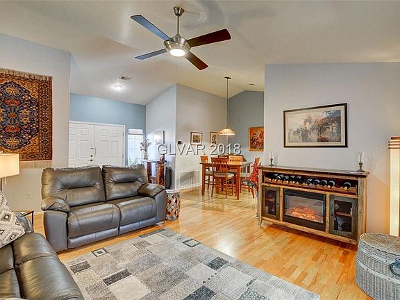 5th image of 2609 Tumble Brook Dr
