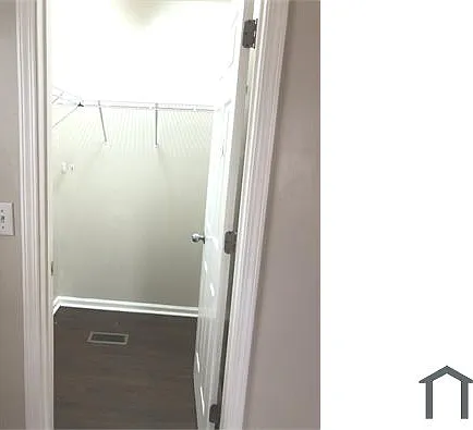 5 bed, 1491 sqft, $2,358 — Photo 4