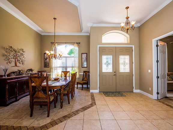 4th image of 68 Lakebluff Dr