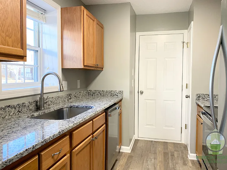 516 Glenlea Ln — Photo 4