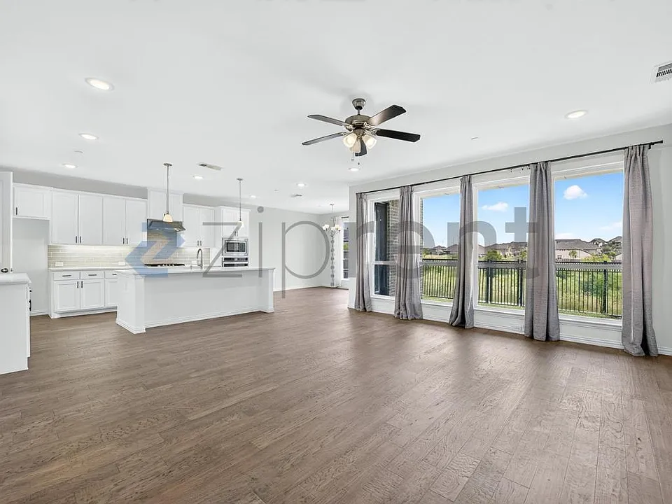 205 Somerset Dr