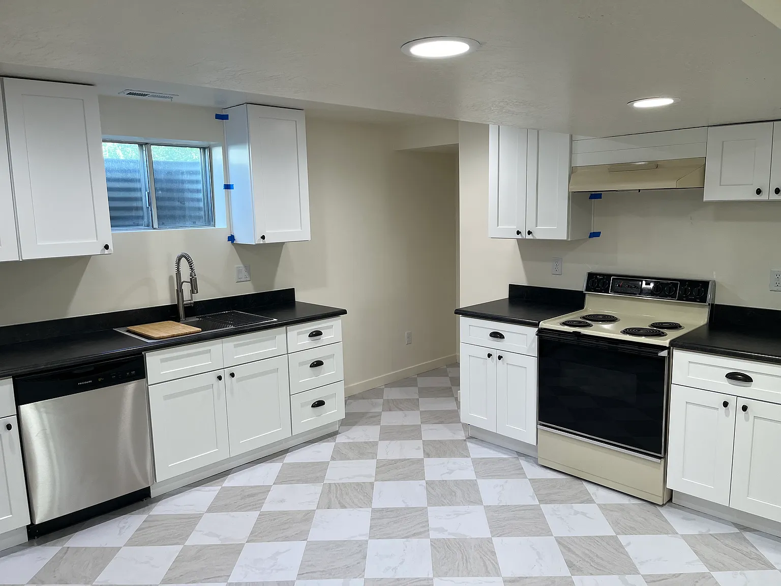 3 bed, 1300 sqft, $1,800 — Photo 3