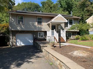 69 Carriage Dr, Naugatuck, CT 06770