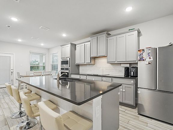4th image of 8338 Martinique Mews