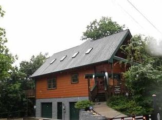 736 Ski View Ln, Sevierville, TN 37876