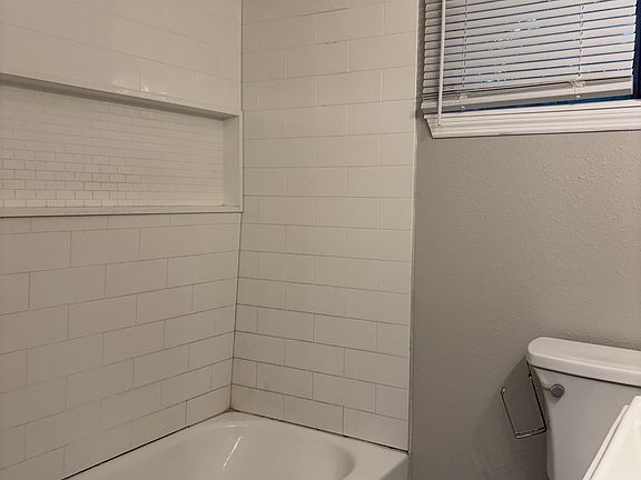 4th image of 1636 W 28th St