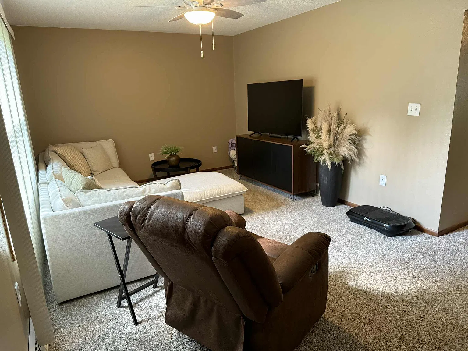 2 bed, 1.5 bath, 1000 sqft, $1,350 — Photo 4