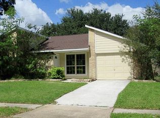 2807 N Brompton Dr, Pearland, TX 77584