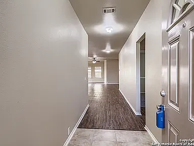 3 bed, 1943 sqft, $1,900 — Photo 4
