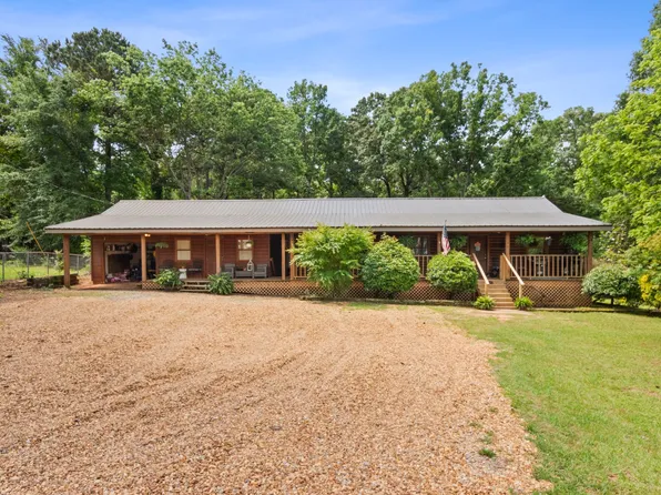 133 Castlewood Dr, Greensboro, AL 36744