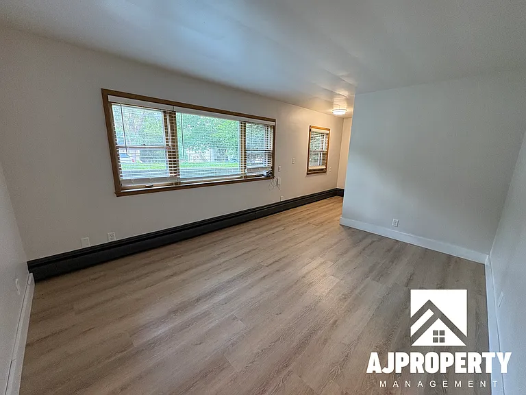 615 W 15th St #5 — Photo 1