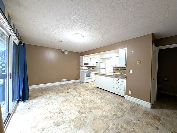 5th image of 1173 County Road B W