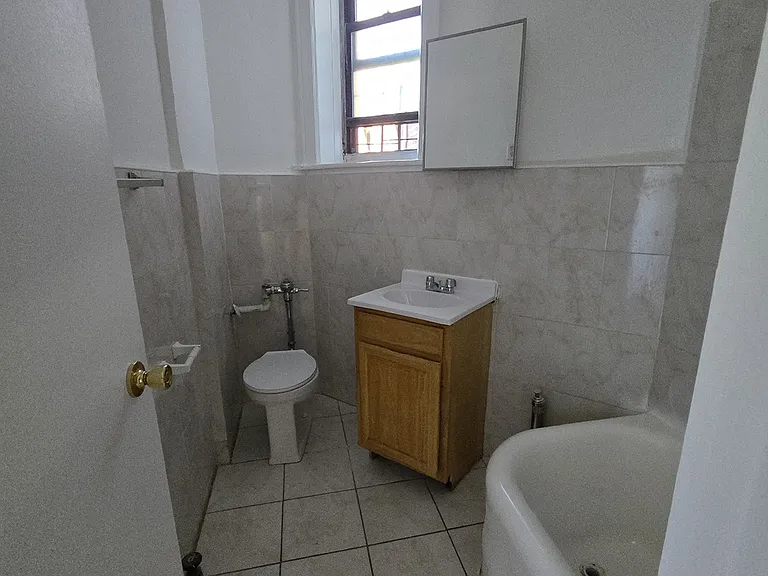 13832 90th Ave #A6 — Photo 3