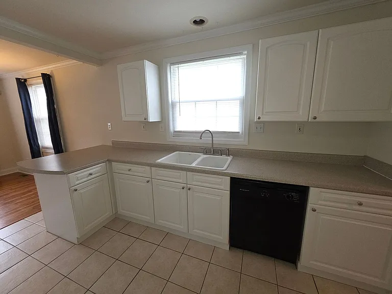 356 Melbourne Ct — Photo 12