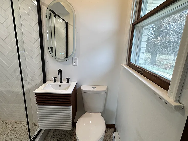 60 W Dupont Rd — Photo 6