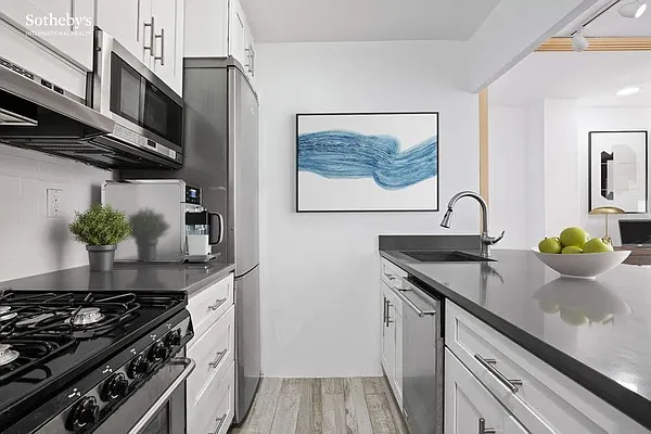 Sold by Sotheby's International Realty | media 5
