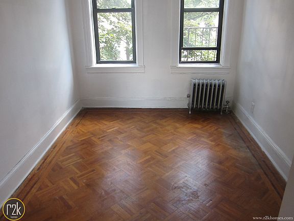 5th image of 2536 34th St #3R