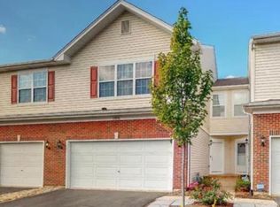 1916 W Cobblestone Rd, Romeoville, IL 60446