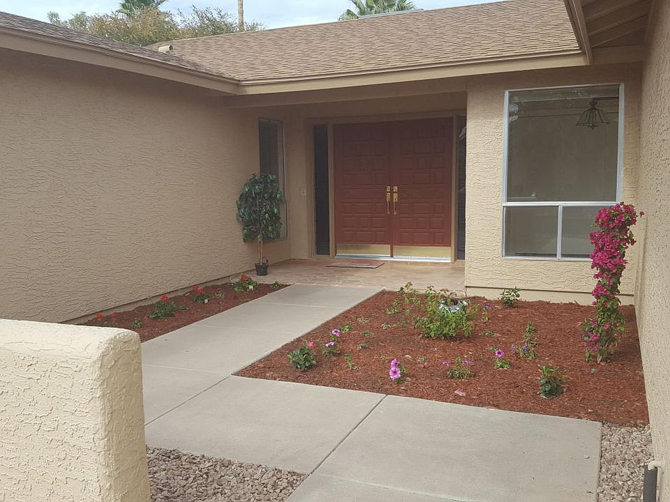 1st image of 25619 S Cloverland Dr