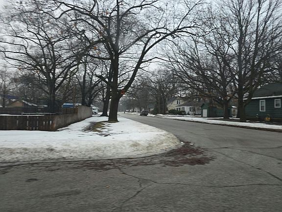 4th image of 1755 Elwood St