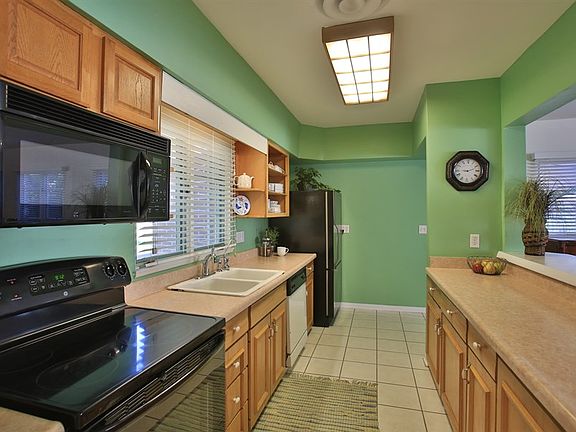 2nd image of 5 Tanglewood Cir