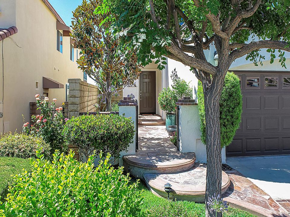 1st image of 27620 Redwood Way