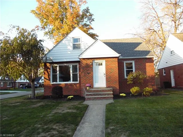 24351 Paradise Ln photo 1