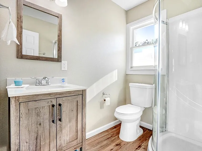 713 W Avenue H #10 — Photo 8