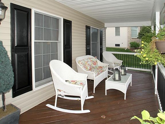 2nd image of 429 Country Knoll Dr