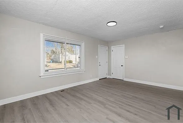2056 Coleridge Dr — Photo 14