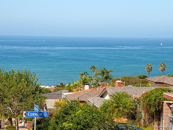 3rd image of 829 Cornish Dr