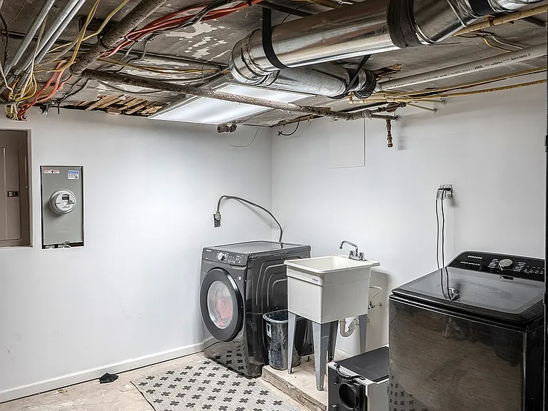 2222 Linden Ave — Photo 44
