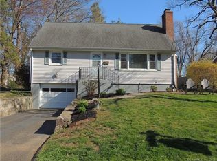 101 Candlewood Rd, Fairfield, CT 06825