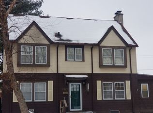 1227 Pershing Blvd, Clinton, IA 52732