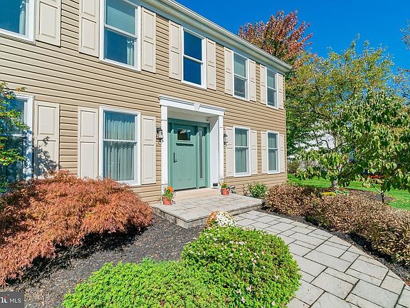 4th image of 28 Saratoga Ln