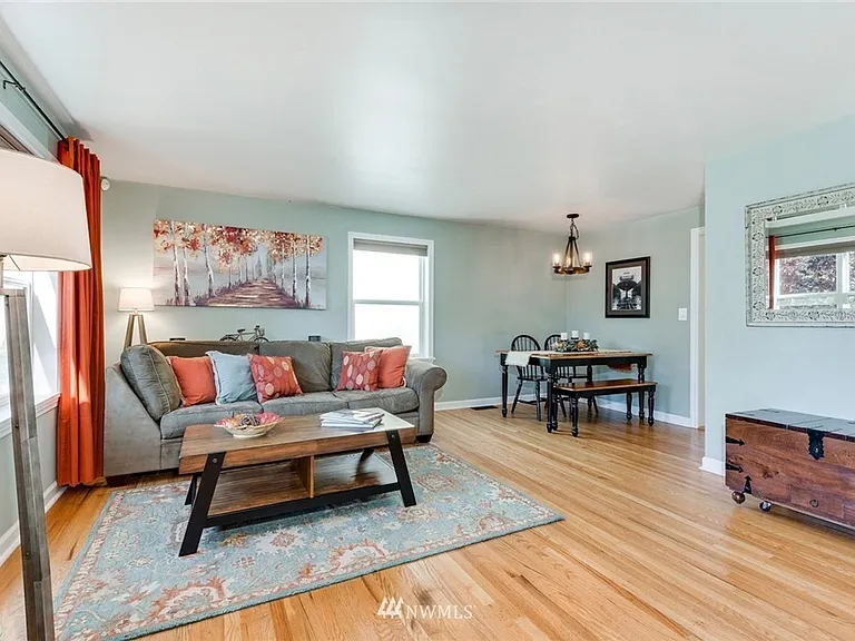 7734 31st Ave SW — Photo 4