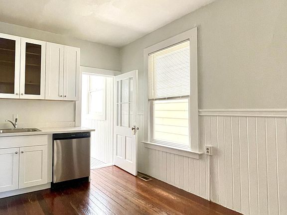 5th image of 34 Abbey St #A