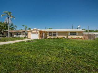 8579 Forsyth Dr, Seminole, FL 33772