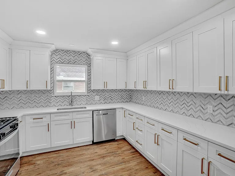6449 Lontos Dr — Photo 13