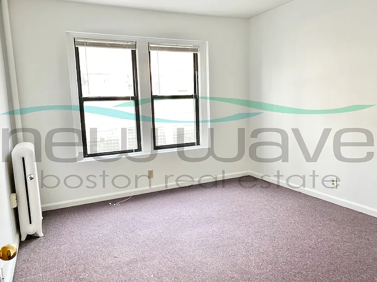 19 Peterborough St #3 — Photo 1