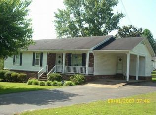 140 Union Camp Dr, Savannah, TN 38372